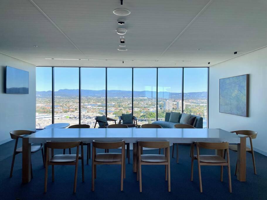 Luxury Stunning Riverview 1 Bedroom Apt 479F Gold Coast Dış mekan fotoğraf