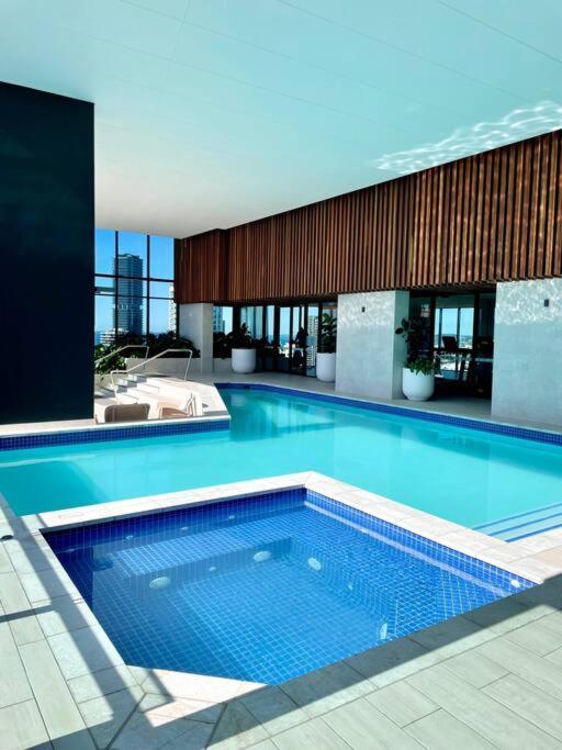 Luxury Stunning Riverview 1 Bedroom Apt 479F Gold Coast Dış mekan fotoğraf